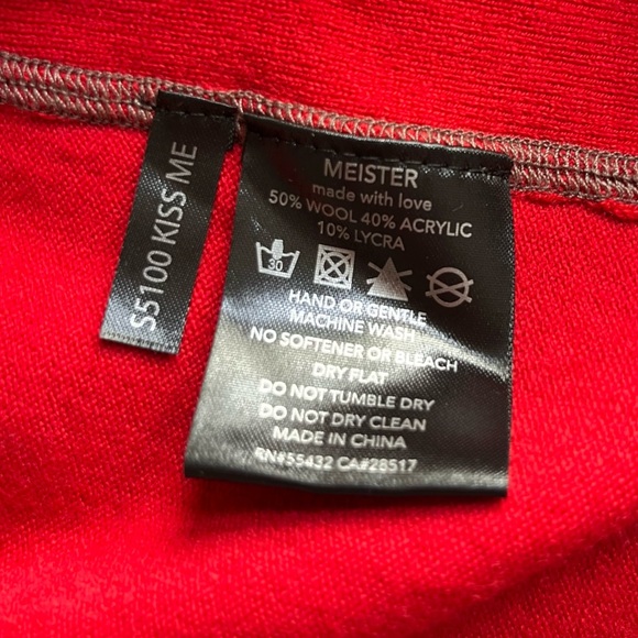 Meister Cabincore Contrast Stitch Embroidered Wool Blend Kiss Me Ski Sweater - Picture 13 of 13